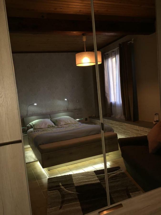 Domaine Jeanne D'Arc Bed and Breakfast Valhuon Esterno foto