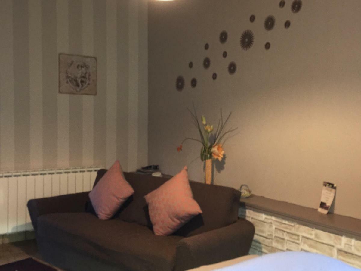 Domaine Jeanne D'Arc Bed and Breakfast Valhuon Esterno foto